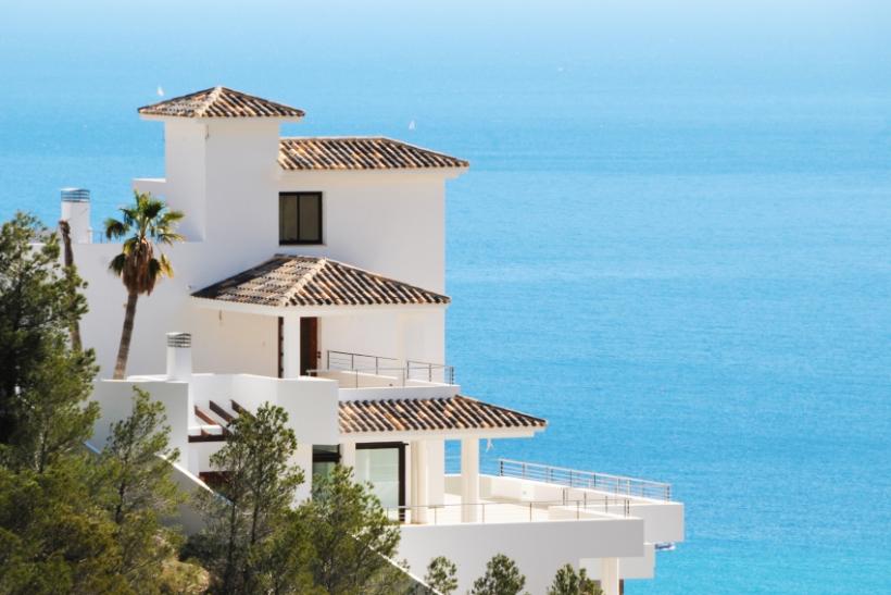 Historisch lage rente maakt vakantiehuis aantrekkelijker dan ooit  - Beurs - 2HB
