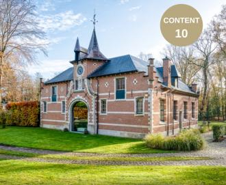De (im)perfectie van een 19de-eeuws koetshuis - Top 10 van 2022 - 2HB