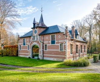 De (im)perfectie van een 19de-eeuws koetshuis - Storytelling - 2HB