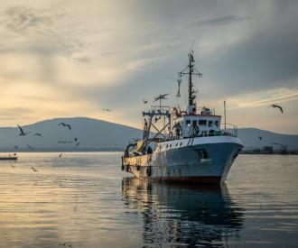 Koken op een vissersvaartuig op zee - Culinair - 2HB