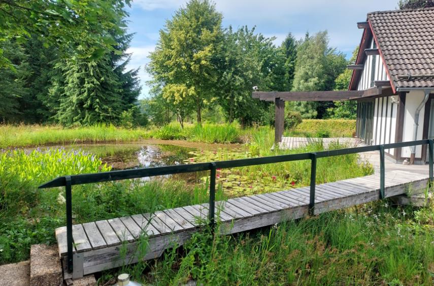 Uniek woon- en vakantiedomein met drie woningen in de Oostkantons - Ardennen - 2HB