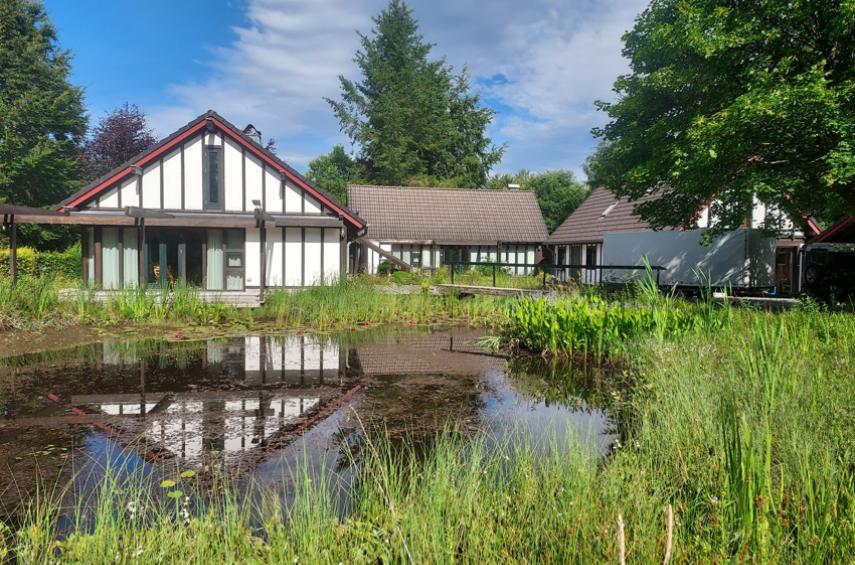Uniek woon- en vakantiedomein met drie woningen in de Oostkantons - Ardennen - 2HB